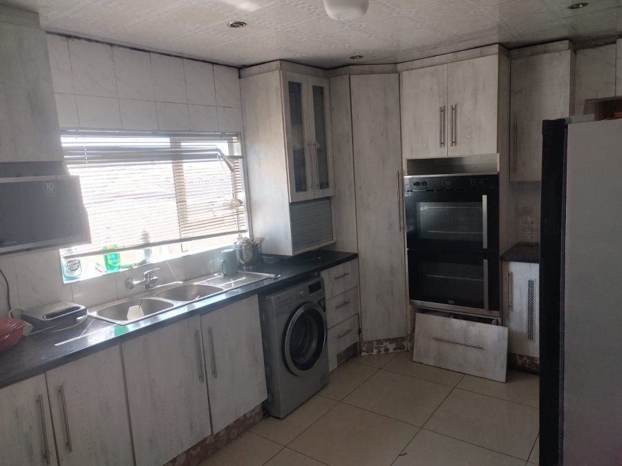 4 Bedroom Property for Sale in Mdantsane Nu 16 Eastern Cape